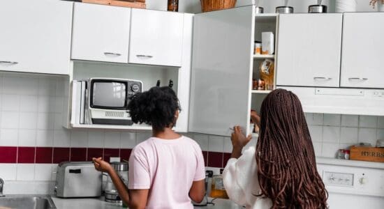 The Reheat Trap: How Microwaving Leftovers Alters Nutrients and Digestion